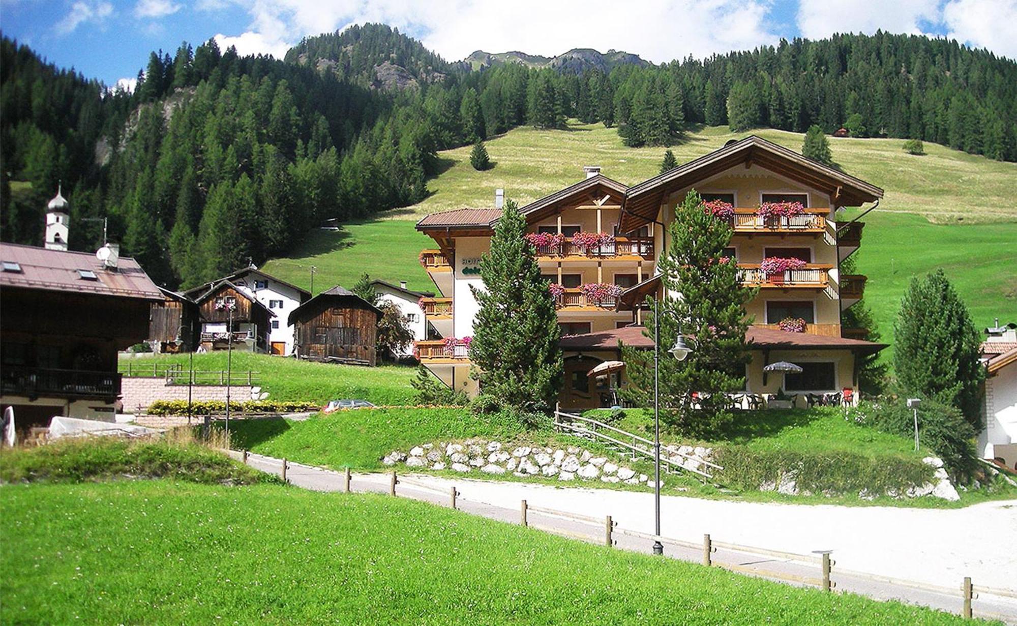 Hotel Dolomites Inn 卡纳泽伊 外观 照片