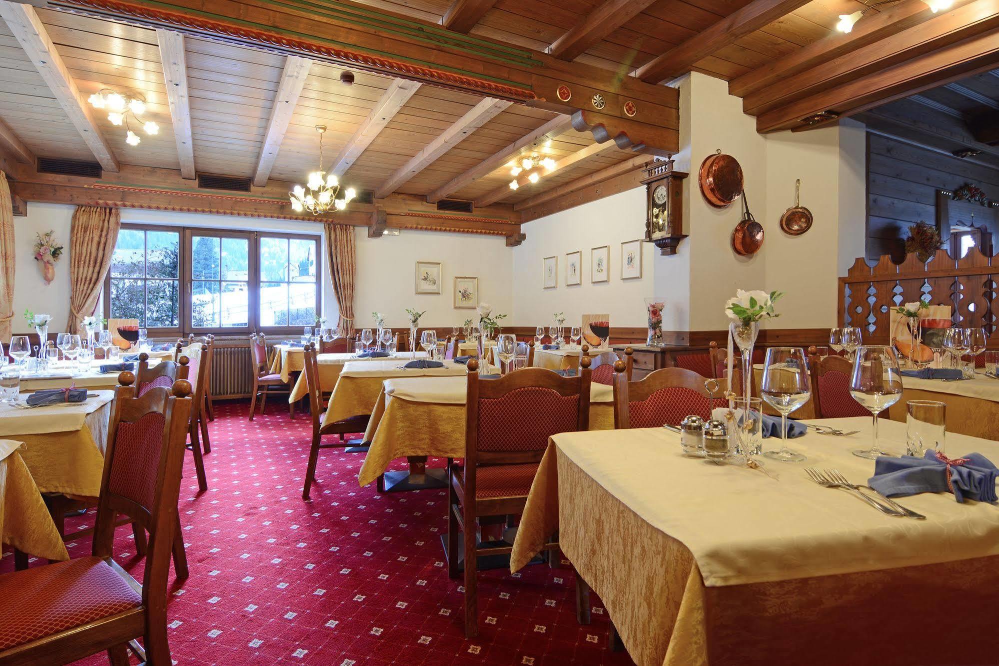 Hotel Dolomites Inn 卡纳泽伊 外观 照片